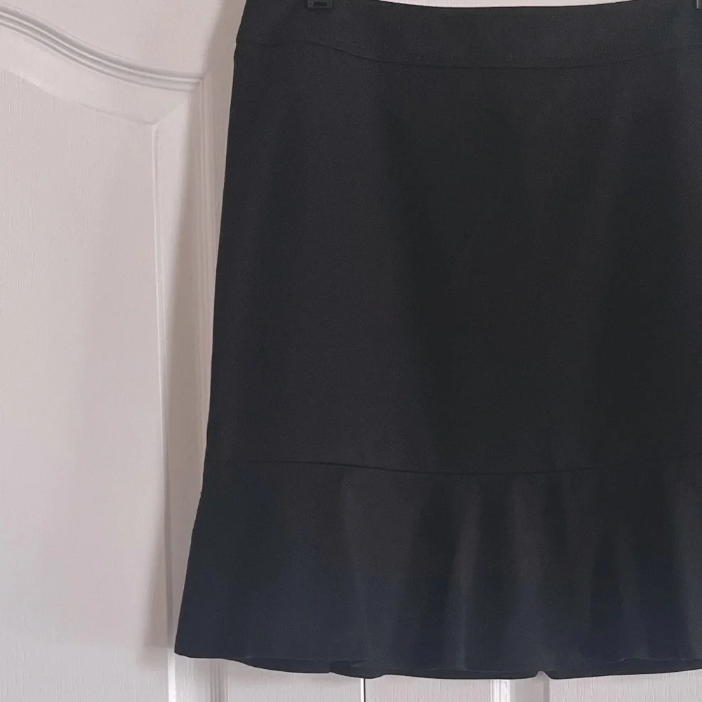 NWT Ann Taylor LOFT black trumpet skirt lined 6 - Picture 3 of 5